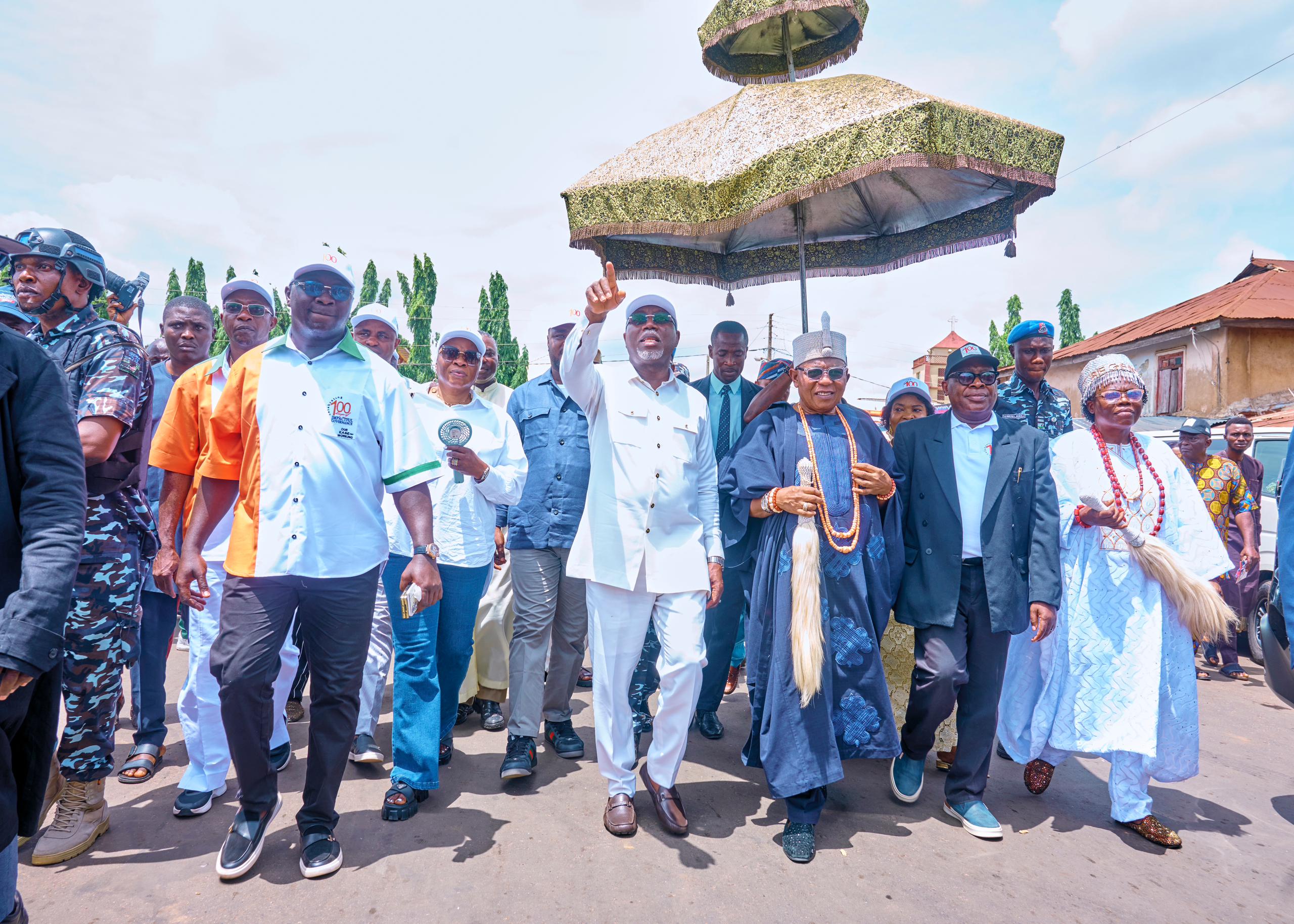 100 DAYS: GOV AIYEDATIWA INAUGURATES 7KM ROAD PROJECT IN AKURE