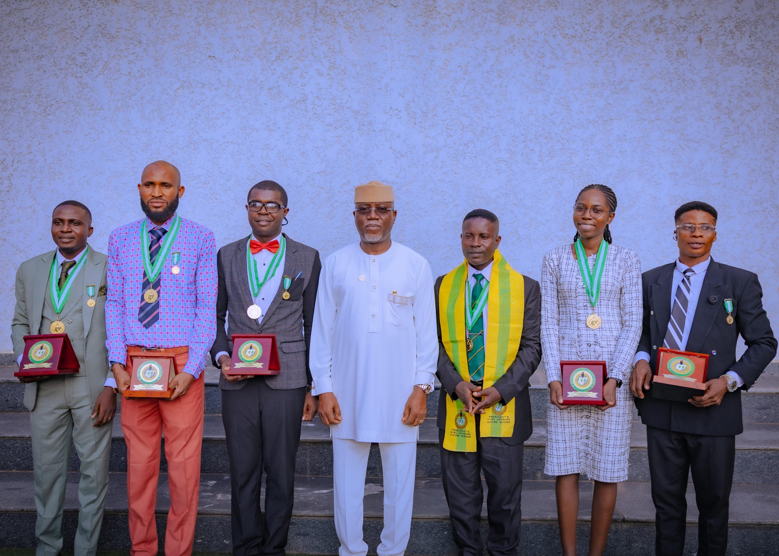 GOV AIYEDATIWA HONOURS ONDO’S OUTSTANDING STUDENTS, TEACHERS